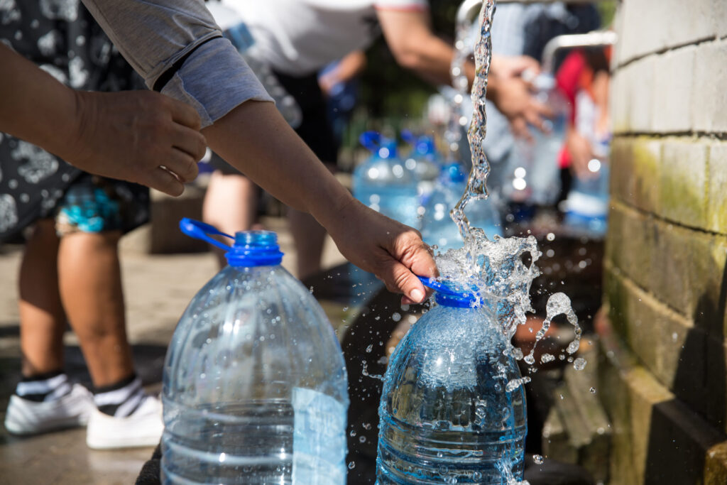 The training module includes scenarios discussing safe and unsafe water sources to explore factors that lead to the spread of cholera.